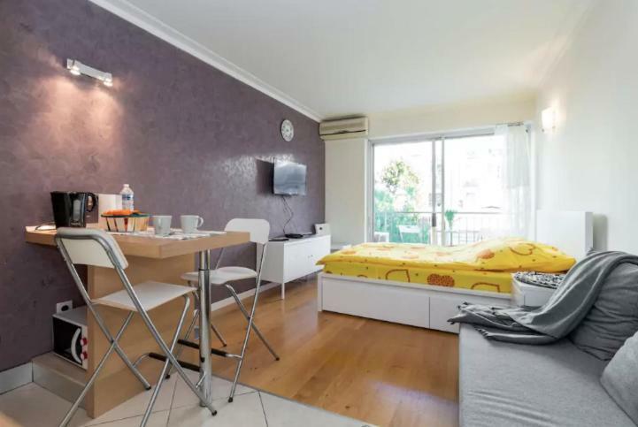 Quiet Studio With A Big Balcony Ницца Экстерьер фото